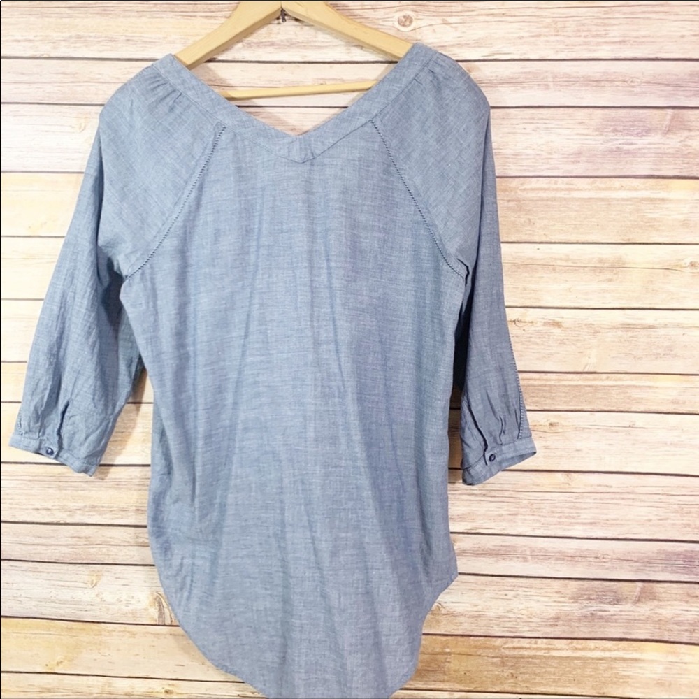 LC Lauren Conrad 3/4 Sleeve Loose Chambray Blue Peasant Top - Picture 4 of 8
